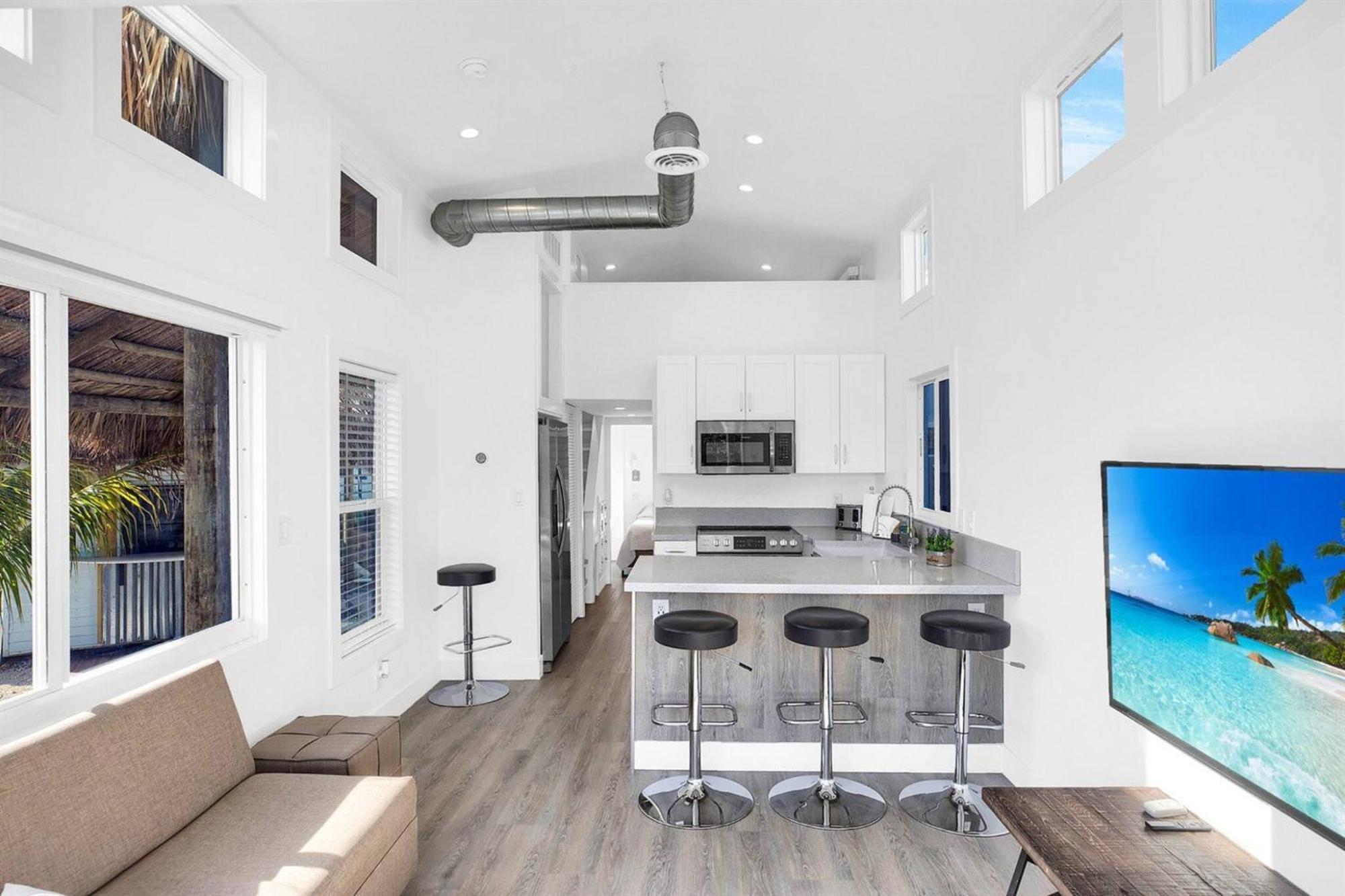 Tiny Home On Waterfront, Bay Views, Deck, Pool Jewfish ห้อง รูปภาพ