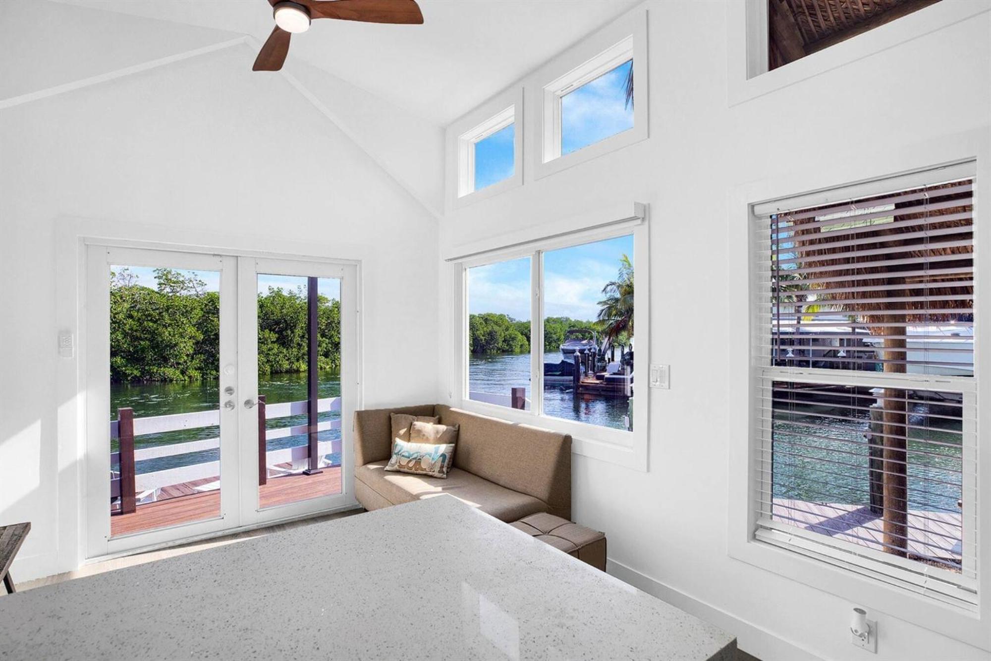 Tiny Home On Waterfront, Bay Views, Deck, Pool Jewfish ห้อง รูปภาพ