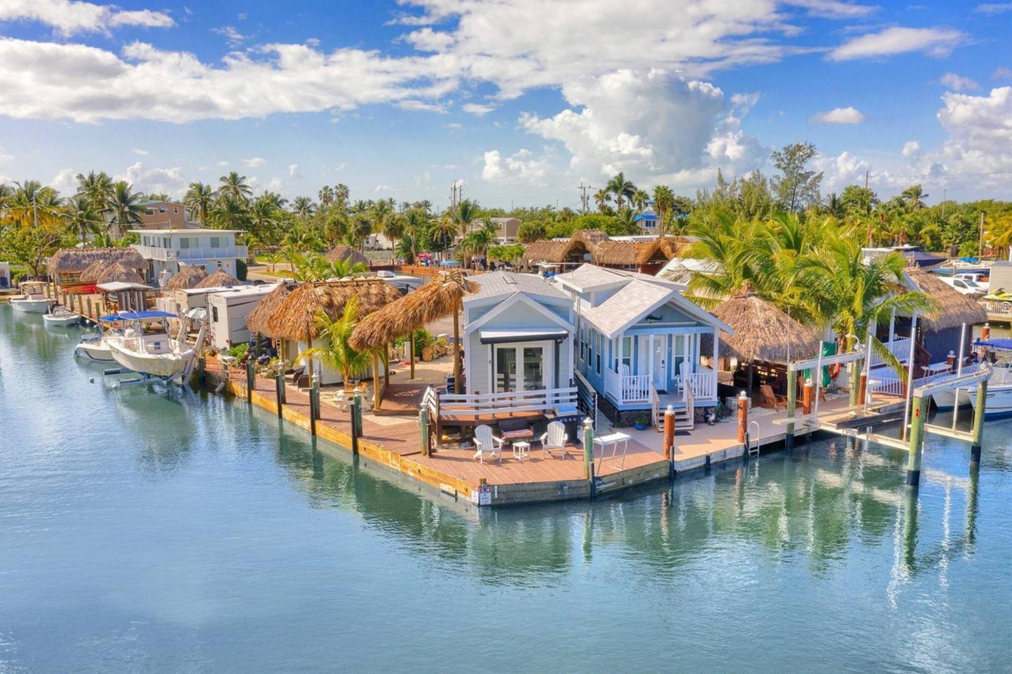 Tiny Home On Waterfront, Bay Views, Deck, Pool Jewfish ห้อง รูปภาพ