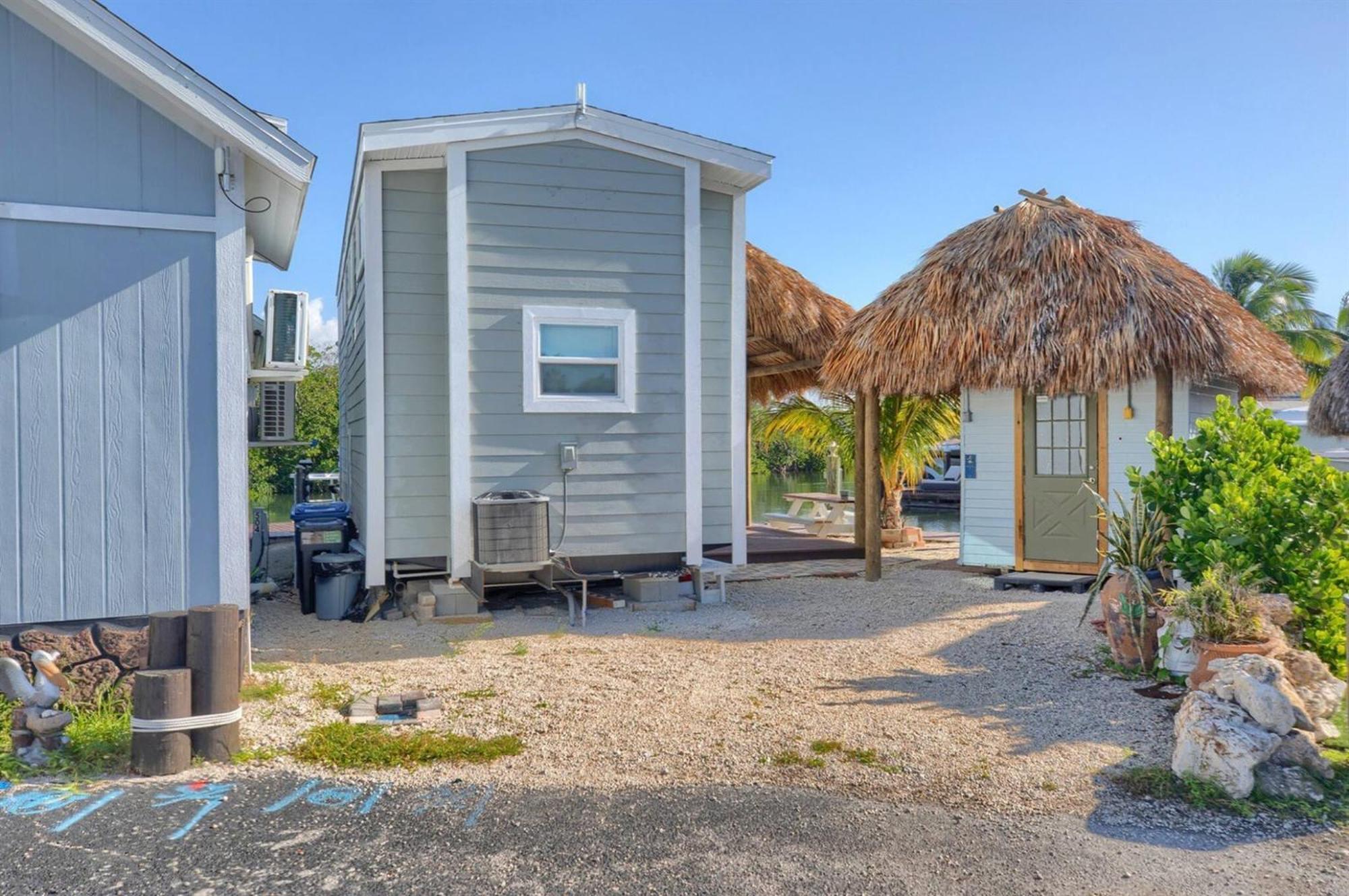 Tiny Home On Waterfront, Bay Views, Deck, Pool Jewfish ห้อง รูปภาพ